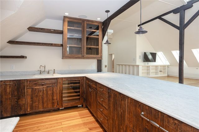 63 Coggeshall Avenue, Newport, RI 02840