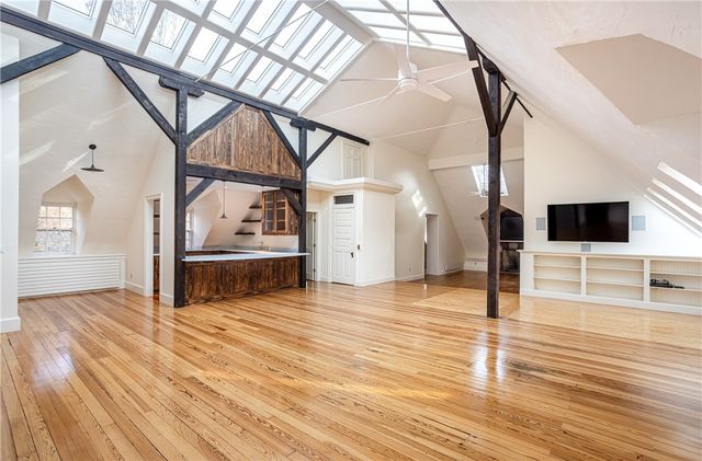 63 Coggeshall Avenue, Newport, RI 02840