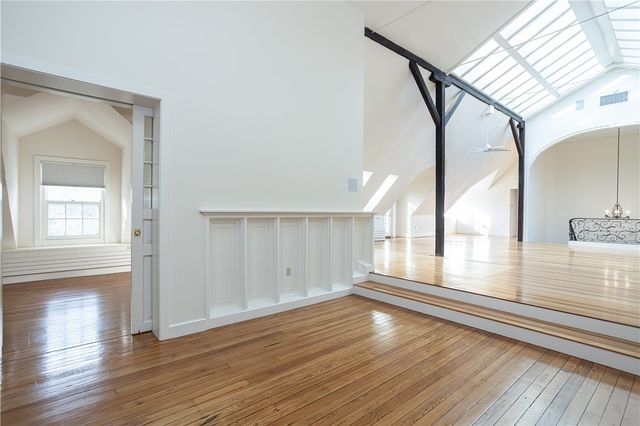 63 Coggeshall Avenue, Newport, RI 02840