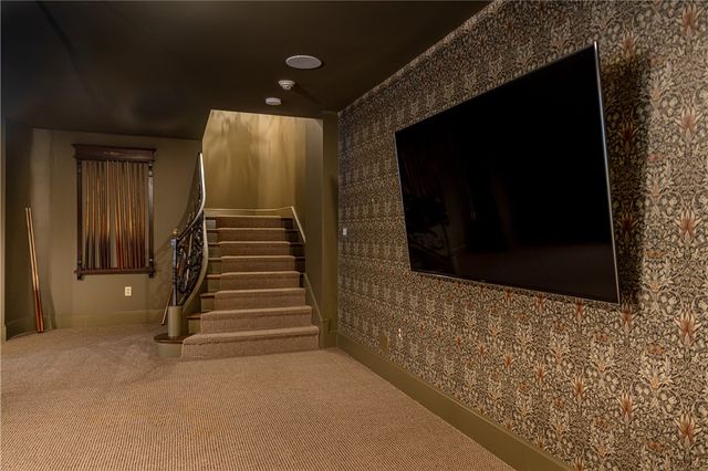 63 Coggeshall Avenue, Newport, RI 02840