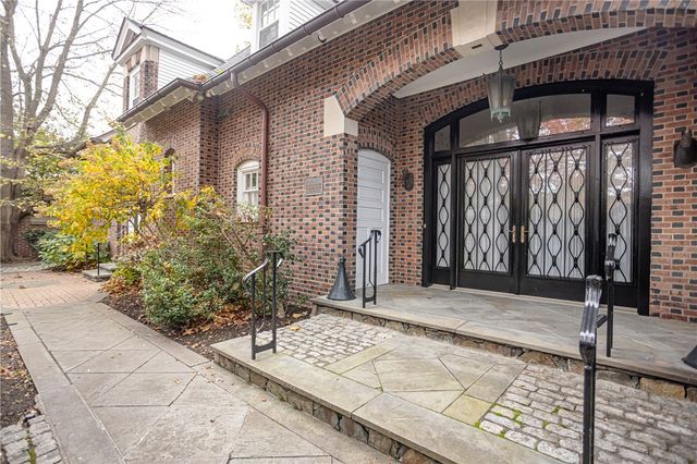 63 Coggeshall Avenue, Newport, RI 02840