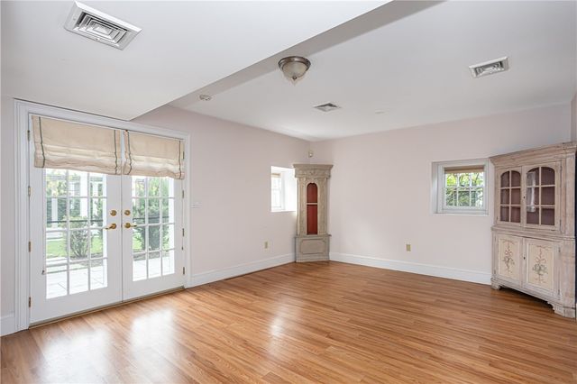 63 Coggeshall Avenue, Newport, RI 02840