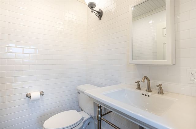 63 Coggeshall Avenue, Newport, RI 02840