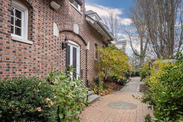 63 Coggeshall Avenue, Newport, RI 02840