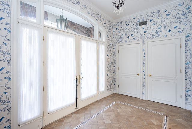 63 Coggeshall Avenue, Newport, RI 02840