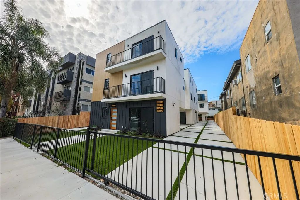 1239 N Orange Drive 1, Los Angeles, CA 90038