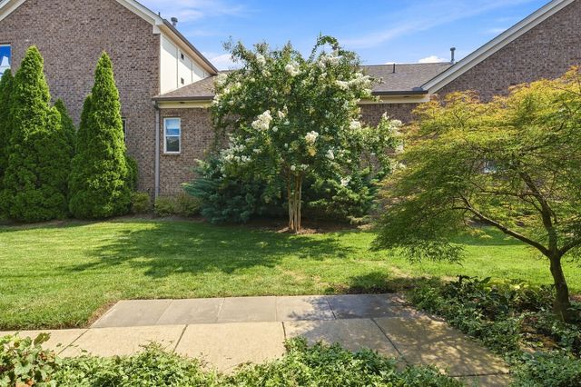 1652 Noah Ln, Gallatin, TN 37066