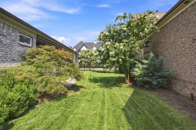 1652 Noah Ln, Gallatin, TN 37066