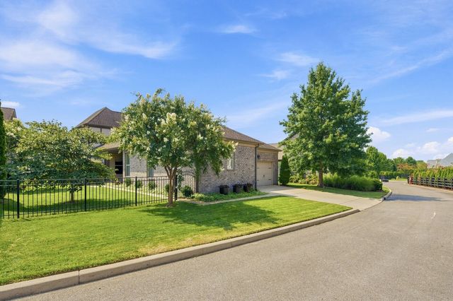 1652 Noah Ln, Gallatin, TN 37066