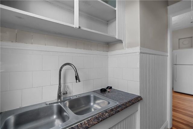 207 Oakland Avenue 2, Providence, RI 02908