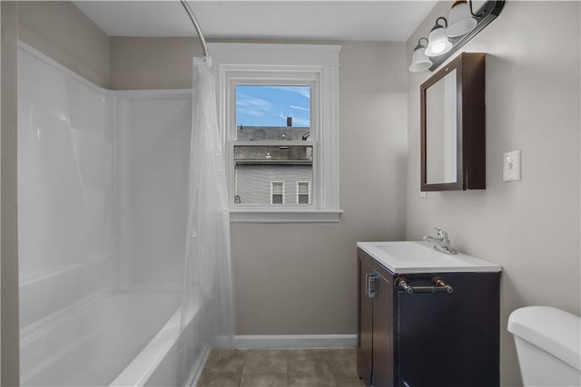 207 Oakland Avenue 2, Providence, RI 02908