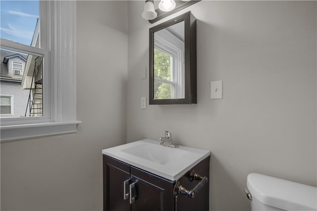 207 Oakland Avenue 2, Providence, RI 02908