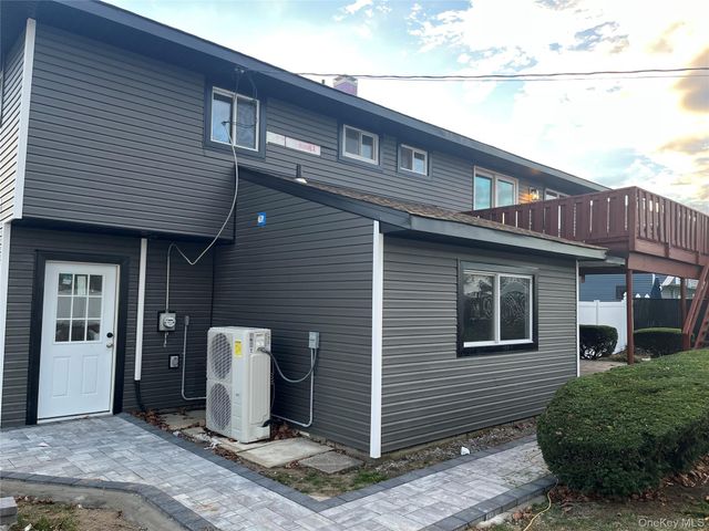 5 Farmstead Road, Commack, NY 11725