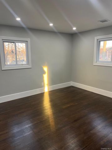 5 Farmstead Road, Commack, NY 11725