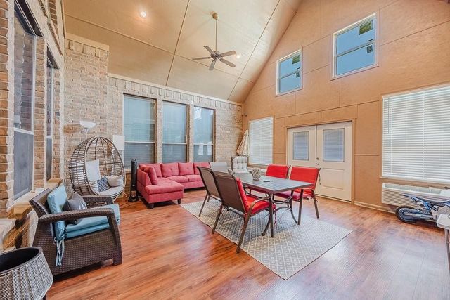 1011 Parview Circle, Grand Prairie, TX 75104