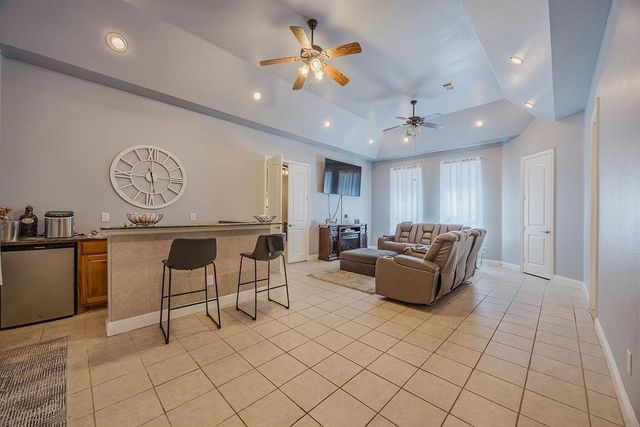 1011 Parview Circle, Grand Prairie, TX 75104