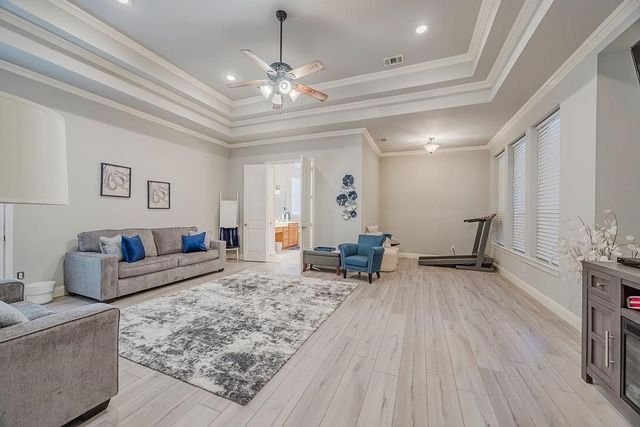 1011 Parview Circle, Grand Prairie, TX 75104