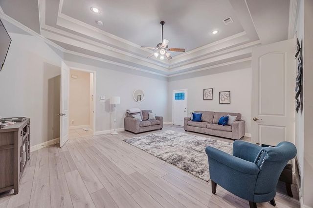 1011 Parview Circle, Grand Prairie, TX 75104