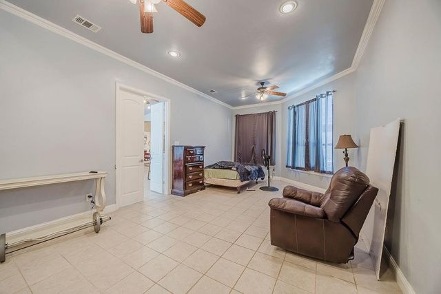 1011 Parview Circle, Grand Prairie, TX 75104