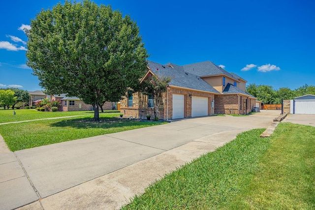 1011 Parview Circle, Grand Prairie, TX 75104
