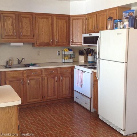 25560 Bellaire Street, Roseville, MI 48066