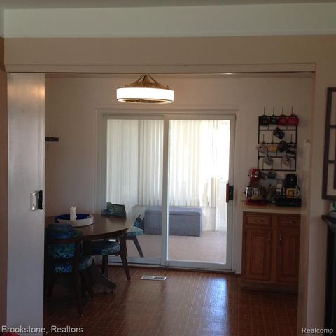 25560 Bellaire Street, Roseville, MI 48066