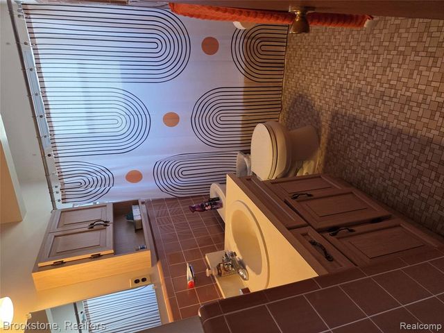 25560 Bellaire Street, Roseville, MI 48066