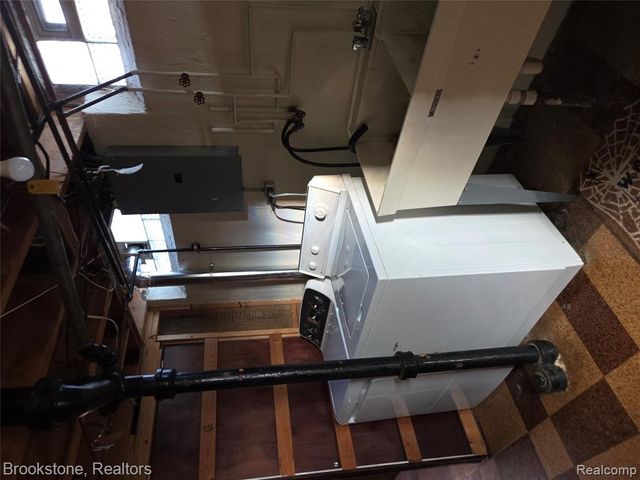 25560 Bellaire Street, Roseville, MI 48066