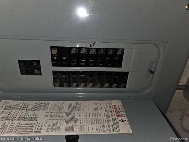 25560 Bellaire Street, Roseville, MI 48066