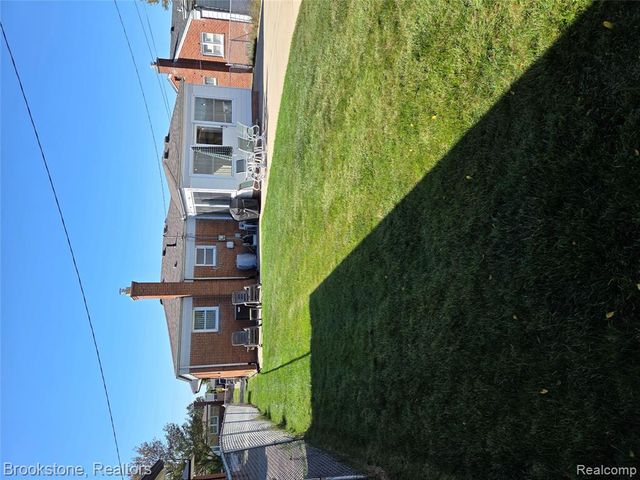 25560 Bellaire Street, Roseville, MI 48066