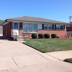 25560 Bellaire Street, Roseville, MI 48066