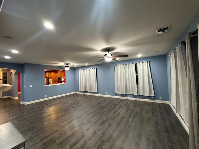 1454 Tarrant Dr, Olivehurst, CA 95961