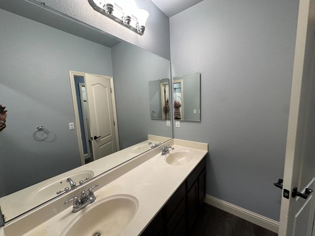 1454 Tarrant Dr, Olivehurst, CA 95961