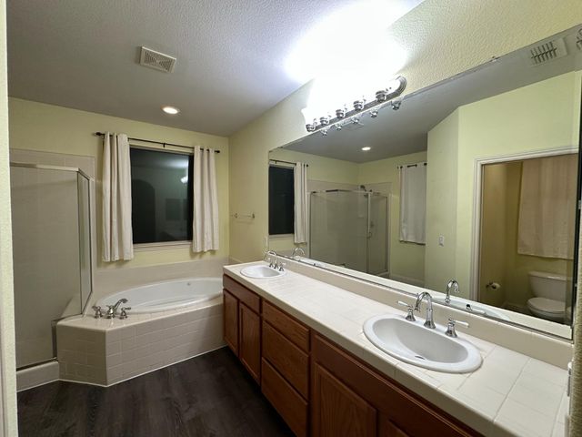 1454 Tarrant Dr, Olivehurst, CA 95961