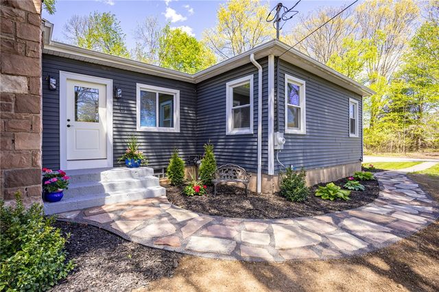 16 Pine Hill Road, Parma, NY 14559