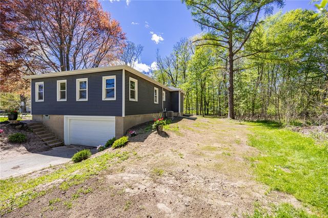 16 Pine Hill Road, Parma, NY 14559
