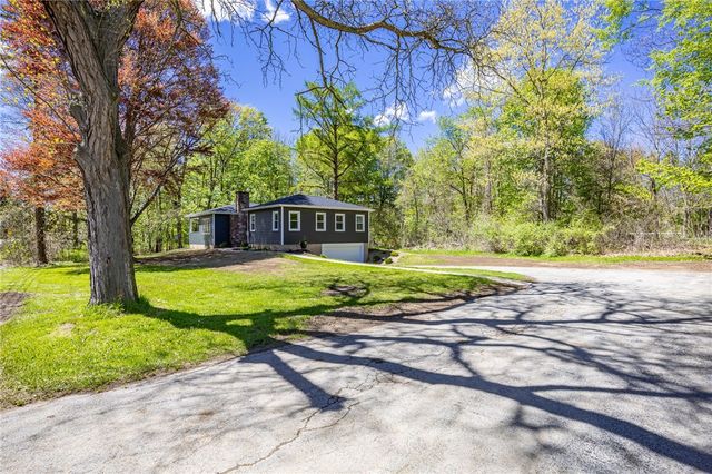 16 Pine Hill Road, Parma, NY 14559