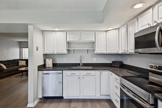 5190 LAS VERDES Circle 214, Delray Beach, FL 33484