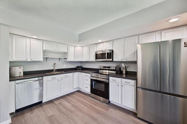 5190 LAS VERDES Circle 214, Delray Beach, FL 33484