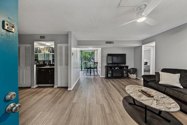 5190 LAS VERDES Circle 214, Delray Beach, FL 33484