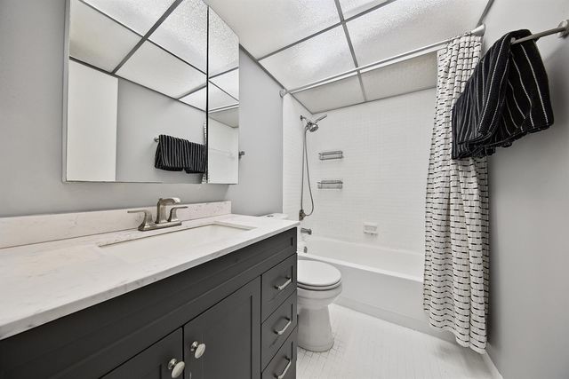 5190 LAS VERDES Circle 214, Delray Beach, FL 33484