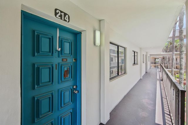 5190 LAS VERDES Circle 214, Delray Beach, FL 33484