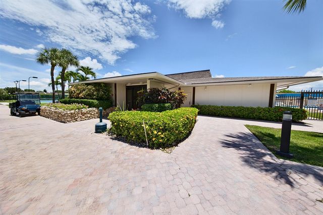 5190 LAS VERDES Circle 214, Delray Beach, FL 33484