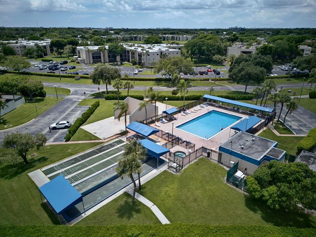 5190 LAS VERDES Circle 214, Delray Beach, FL 33484