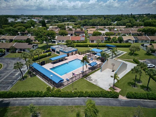 5190 LAS VERDES Circle 214, Delray Beach, FL 33484