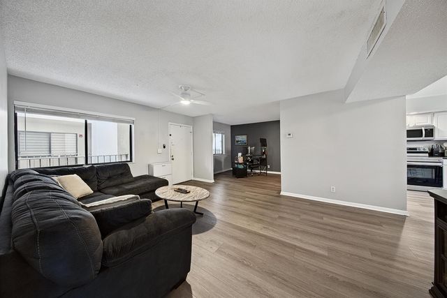 5190 LAS VERDES Circle 214, Delray Beach, FL 33484