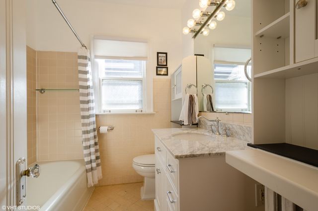 3016 Thayer Street, Evanston, IL 60201