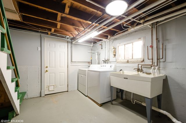 3016 Thayer Street, Evanston, IL 60201