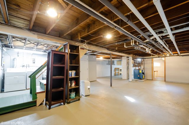 3016 Thayer Street, Evanston, IL 60201