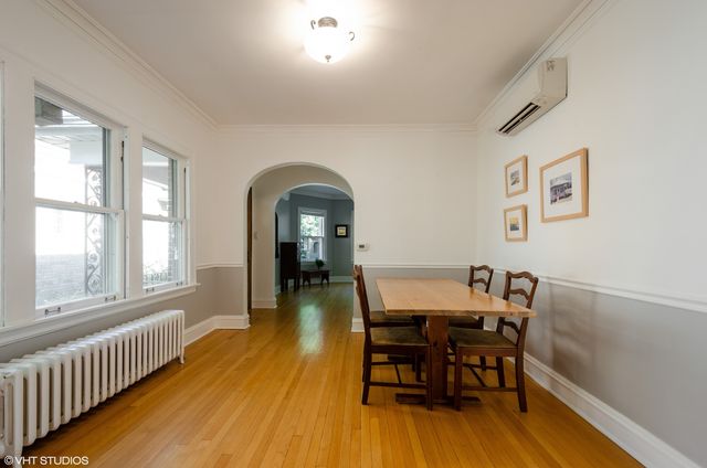 3016 Thayer Street, Evanston, IL 60201